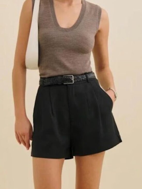 Reformation Pants - Reformation Black High-Waisted Pleated Shorts | Size 2 | Linen Blend